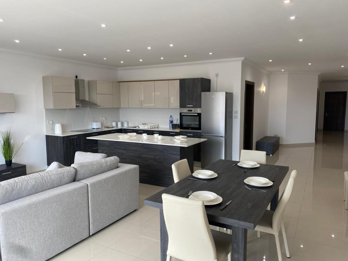 New 3 Bedroom Apartment Close To Airport Zurrieq Bagian luar foto